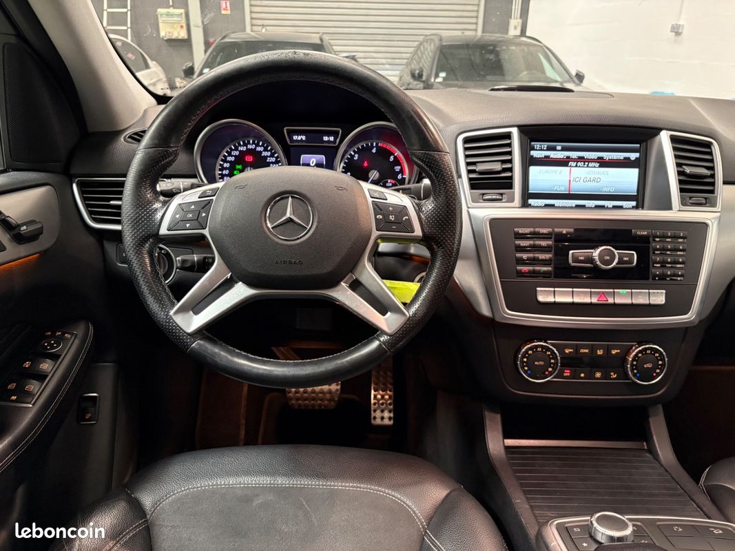 Mercedes ML 250 CDI 7G-DCT / ENTRETIEN MERCEDES / TOIT OUVRANT PANO / ATTELAGE / SIEGES AV ELEC & CHAUFFANTS (image 19)