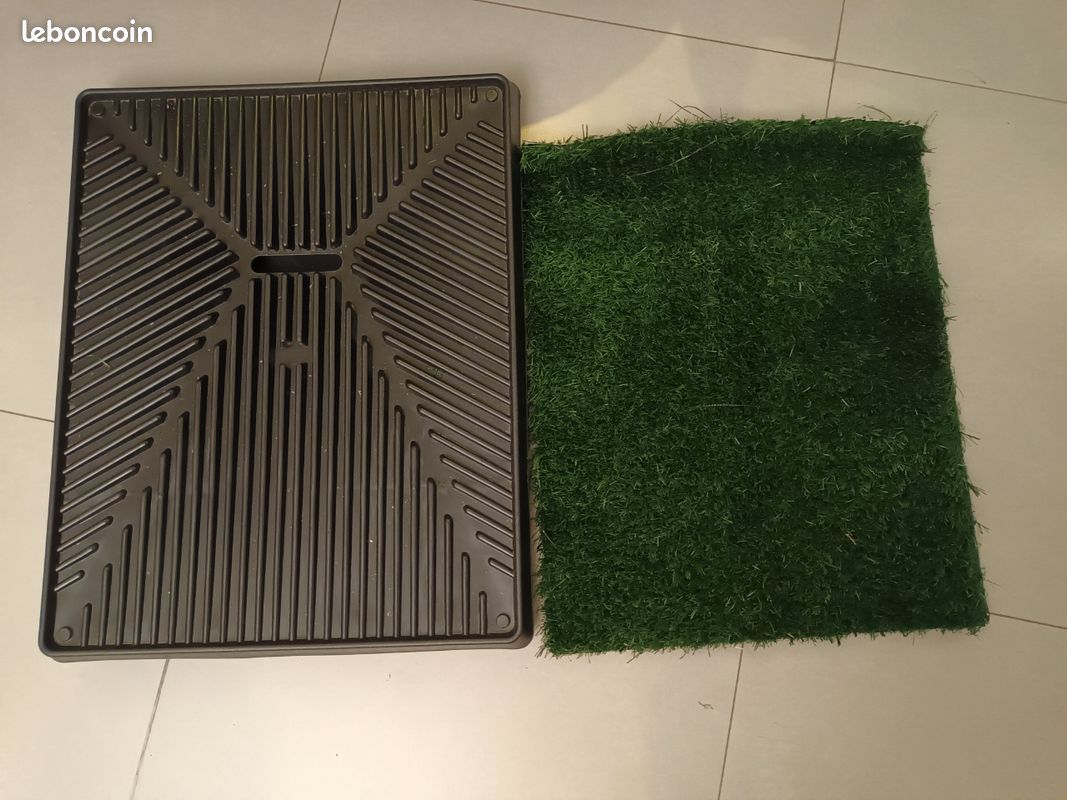 Toilette pour chien avec 2 tapis neufs (image 3)