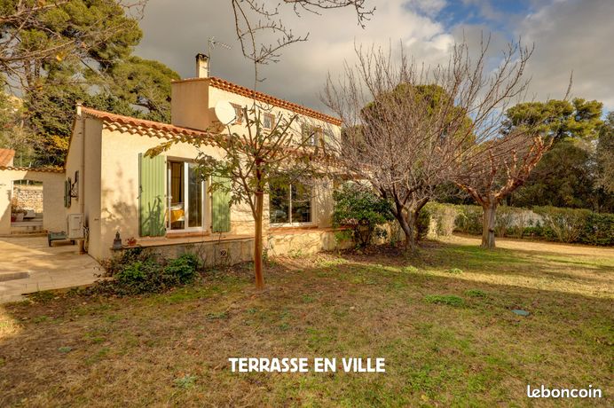 Propriété 6 pièces 130 m²