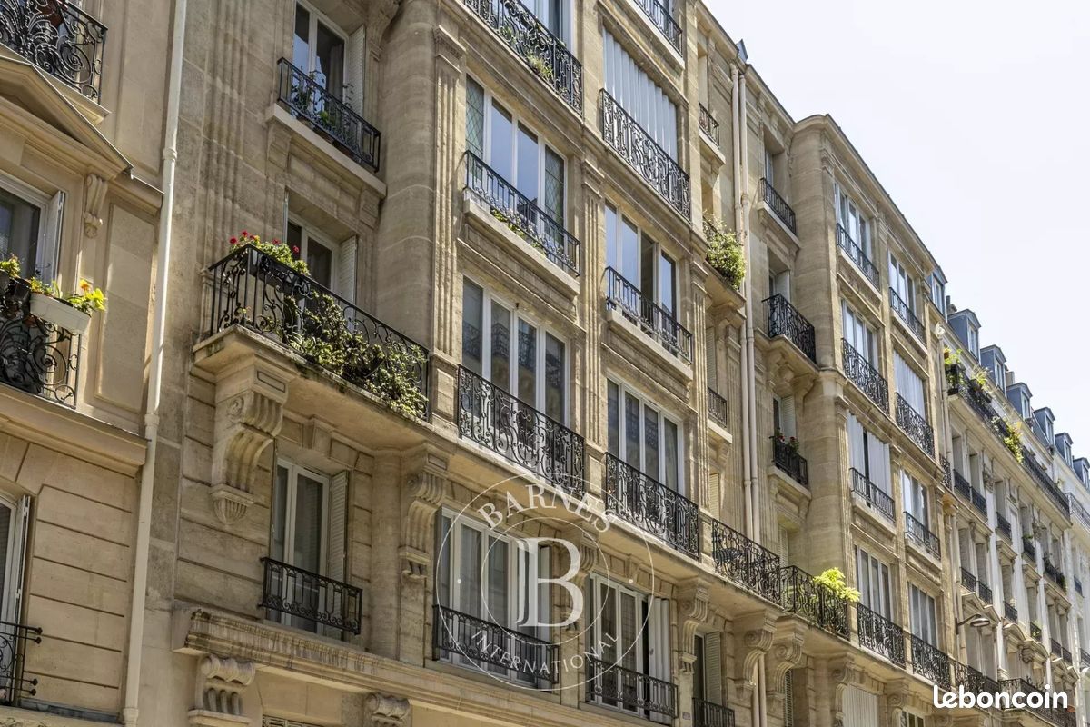 Appartement 3 pièces 67 m² · à Paris · 67 m² · 910 000 €