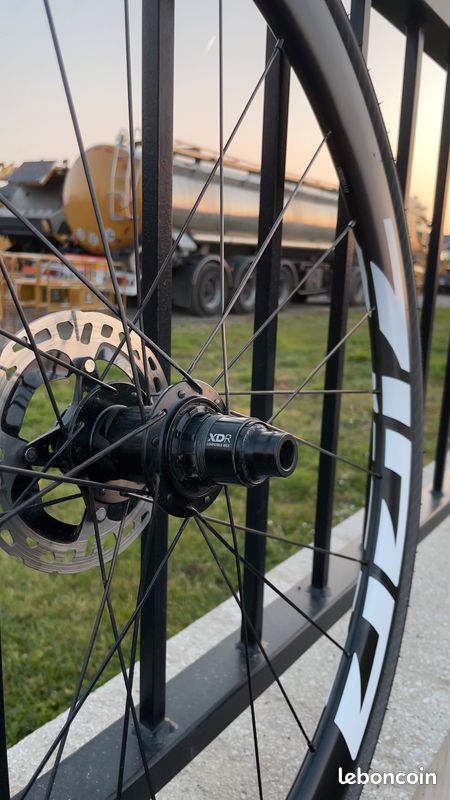 Zipp 303s (image 5)