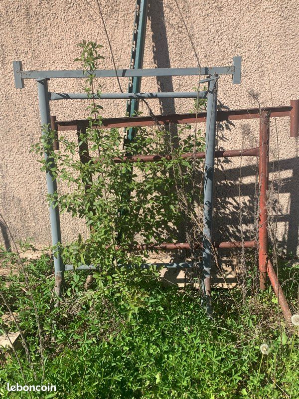 Lot de 2 Tréteaux à Vendre (image 2)