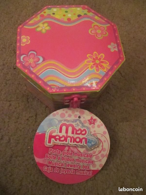Boîte à bijoux musicale (image 1)