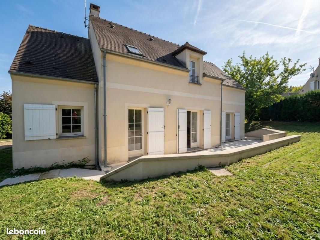 Maison 5 pièces 140 m² · à Us · 140 m² · 444 900 €