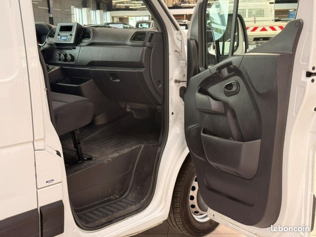 Renault Master Fg F3300 L1H2 2.3 Blue dCi 135ch Confort Euro6E 17900HT (image 11)