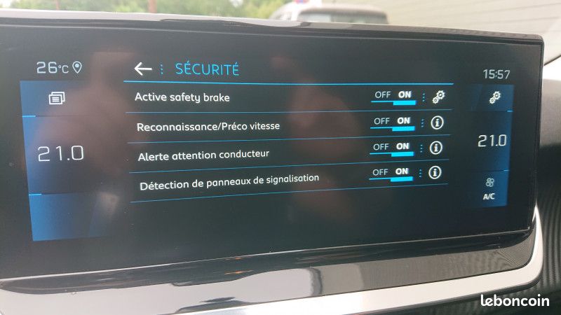 Peugeot 208 1.2 PURETECH 130CH S&S ROADTRIP EAT8 (image 10)