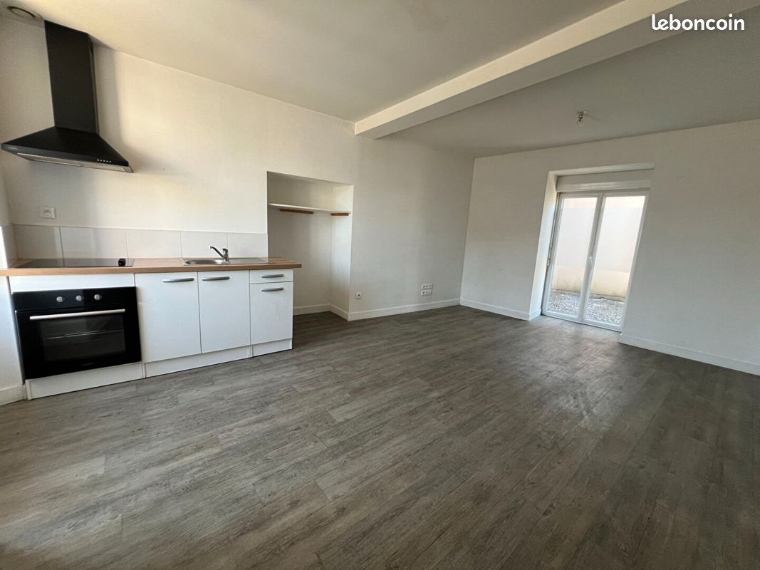 Appartement 2 pièces 48 m² · à Retiers · 48 m² · 450 €