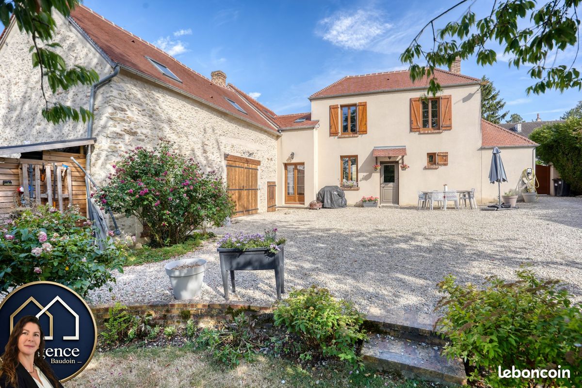 Maison 5 pièces 130 m² · à Auneau-Bleury-Saint-Symphorien · 130 m² · 365 000 €