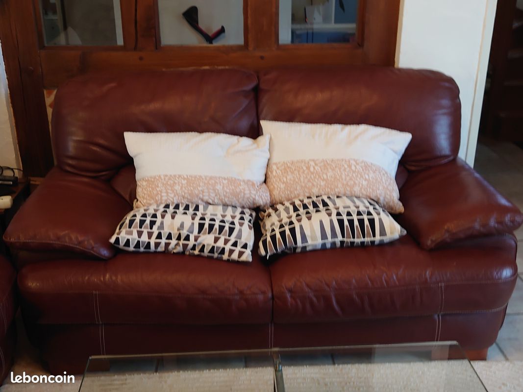 Vends 2 canapés en cuir center marron en bon état (image 1)