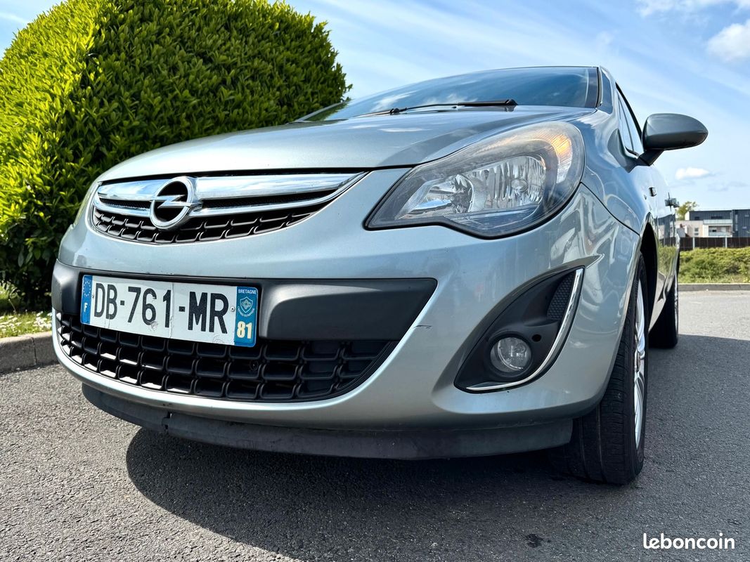 Opel Corsa PHASE 2 1.4 essence Ecoflex 100 chs (image 2)