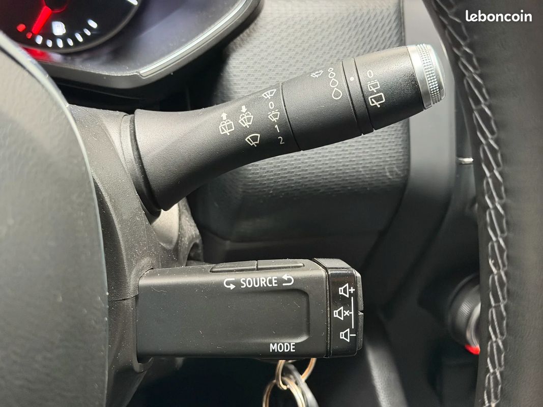 Renault CLIO V Blue dCi 85 CV Zen + CARPLAY + RADARS DE RECUL + CLIMATISATION + FULL LED (image 19)