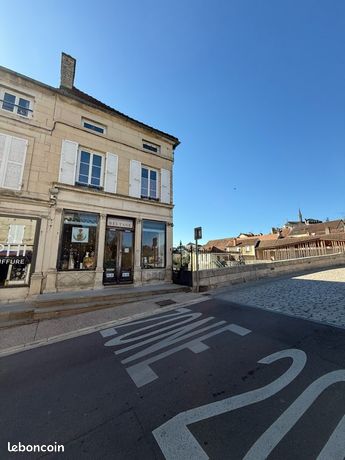 Local commercial centre ville