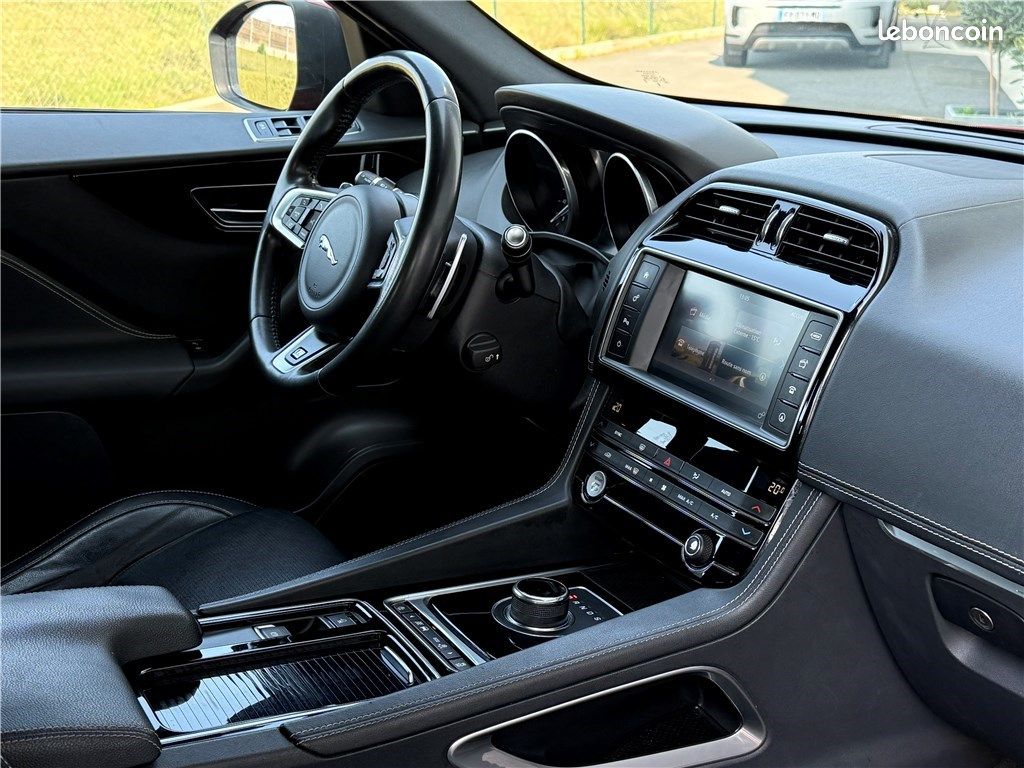 Jaguar F-Pace V6 3.0 D - 300 CH AWD BVA8 R-Sport (image 36)