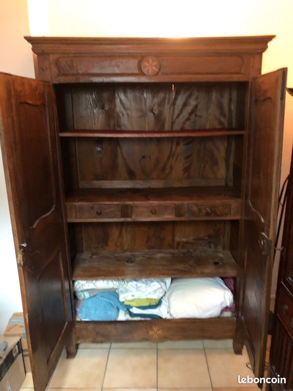 Armoire en noyer massif (image 2)