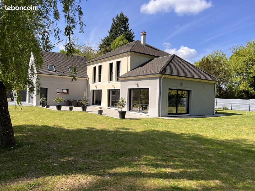 Maison 8 pièces 270 m² · à Saint-Martin-Longueau · 270 m² · 705 000 €