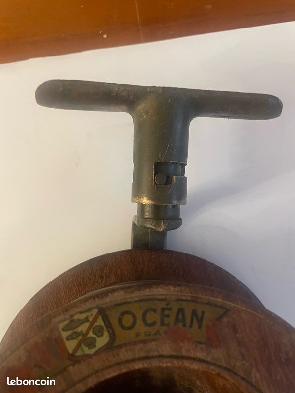 Moulinet De Pêche Ancien En Bois Et Métal - Occasion, Pièce Déco Ou Collection
