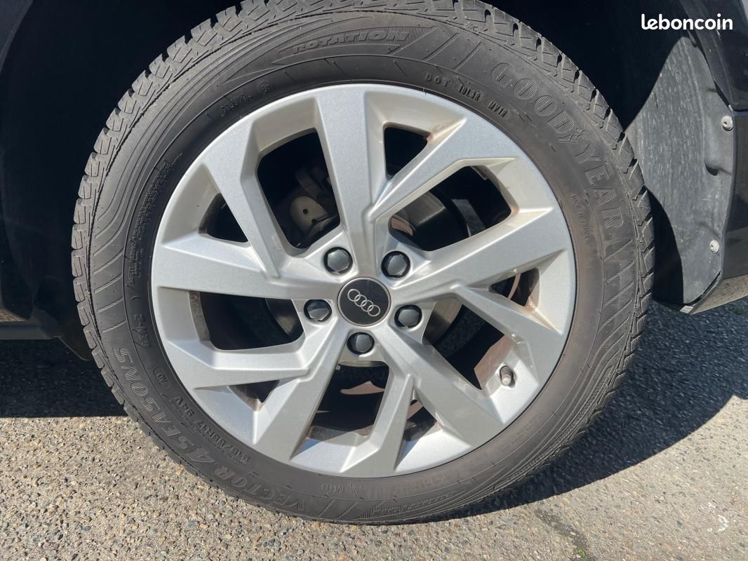Audi Q2 35 TFSI 150 S tronic 7 S line (image 27)