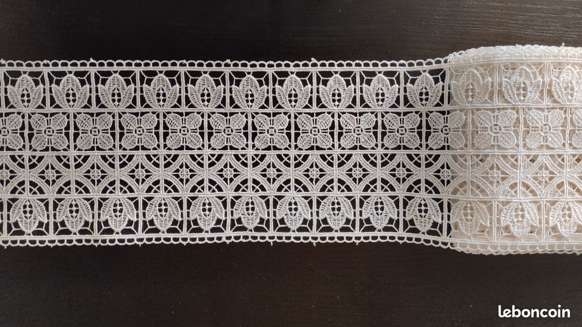 Dentelle Synthétique Neuve - 35 Mètres Environ X 3 Cm De Large - Pour Couture DIY