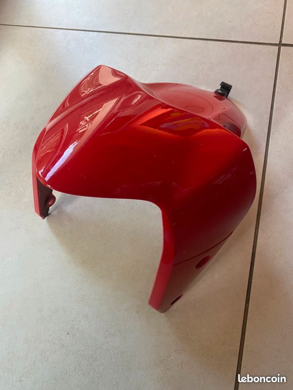 Garde boue avant rouge Ducati Monster 937 (image 1)