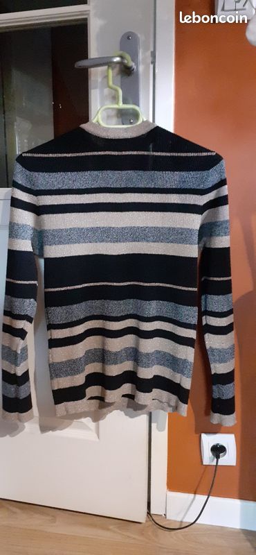 Pull Bréal col V et effet collier pailleté 40, état neuf (image 2)