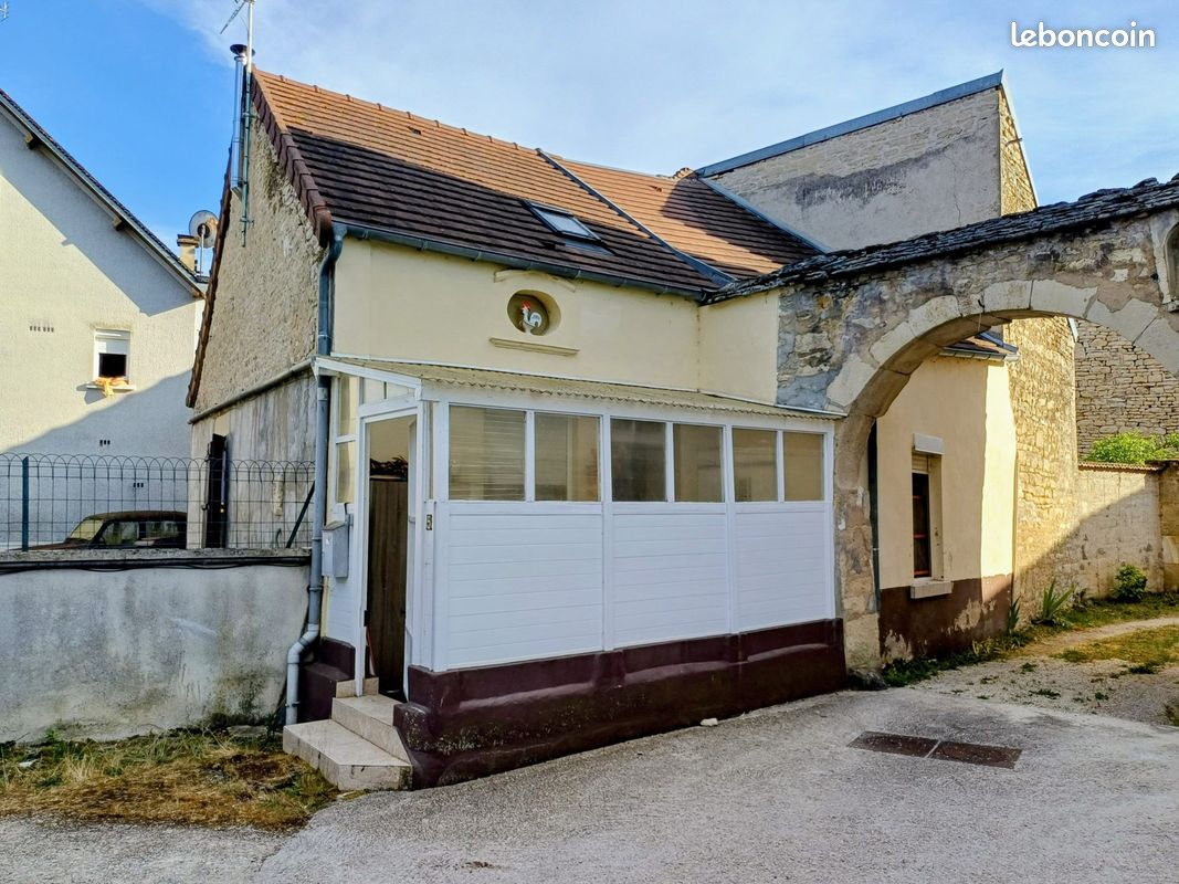 Maison 3 pièces 49 m² · à Lézinnes · 49 m² · 55 000 €