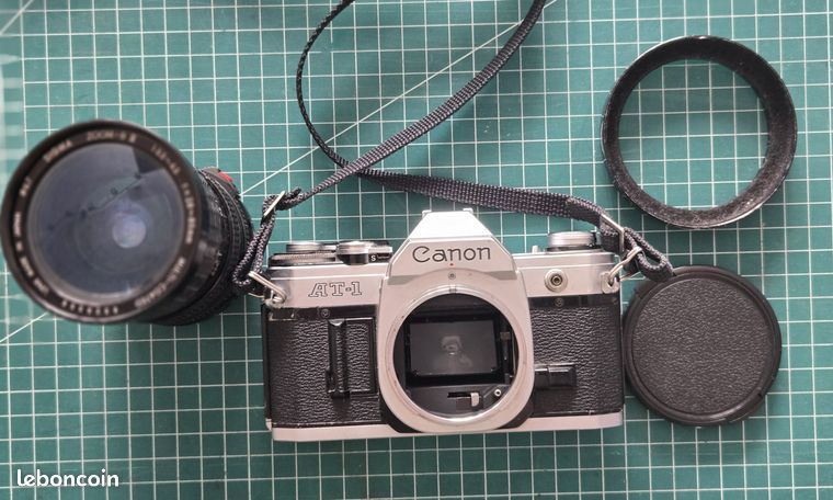Appareil Photo Canon AT-1 Vintage Avec Objectif 50 Mm Et Lanière D'origine