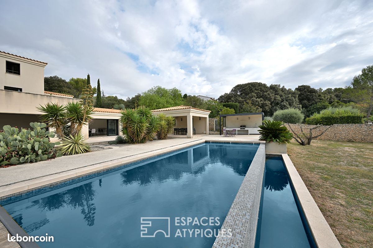 Maison 5 pièces 245 m² · à Nîmes · 245 m² · 950 000 €