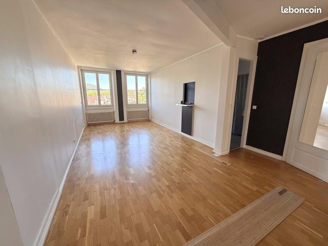 Appartement 4 pièces 97 m² · à Besançon · 97 m² · 995 €