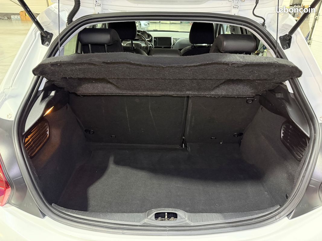 Peugeot 208 1.6 hdi 100 ch gt-line / radar de recul / carplay / clim auto / sieges bacquet / gps / garantie (image 10)