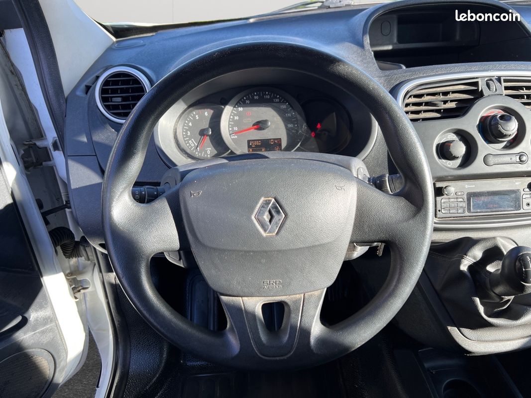 RENAULT KANGOO 1.5 DCI 90 ch Confort Fourgon - Attelage - Pas de TVA (image 8)