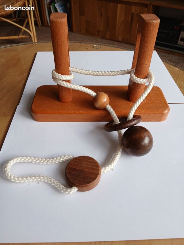 Casse-tête en bois (image 1)