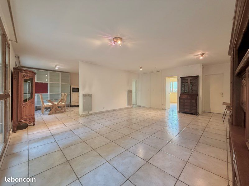 Appartement 5 pièces 99 m² · à Échirolles · 99 m² · 160 000 €