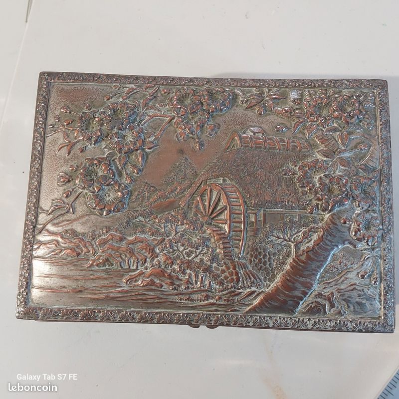 Ancienne Boîte à Bijoux Métal « MF Ikora » - Design XXe, Bon état Vintage !