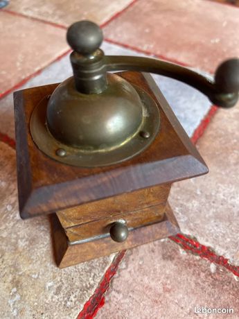 Bistrot Moulin à poivre en bois (Haut 15 cm) Fiche Technique et Prix au