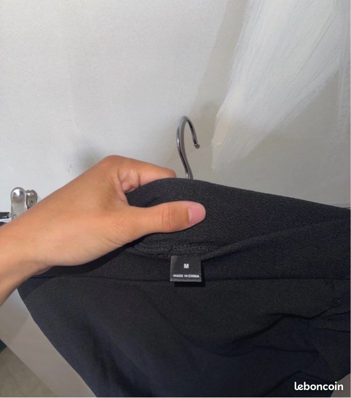 Jupe mi-longue drapée noire Shein – Coupe portefeuille froncée – Taille 38 – Neuve (image 3)