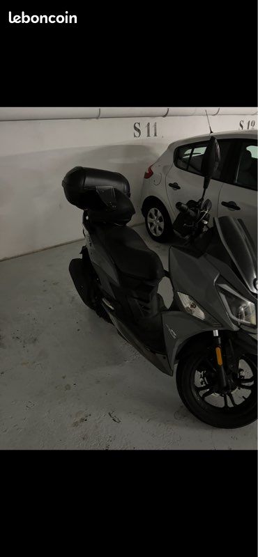 Scooter sym (image 1)