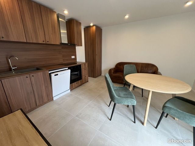 Appartement 2 pièces 32 m² · à Saint-André-de-Corcy · 32 m² · 750 €