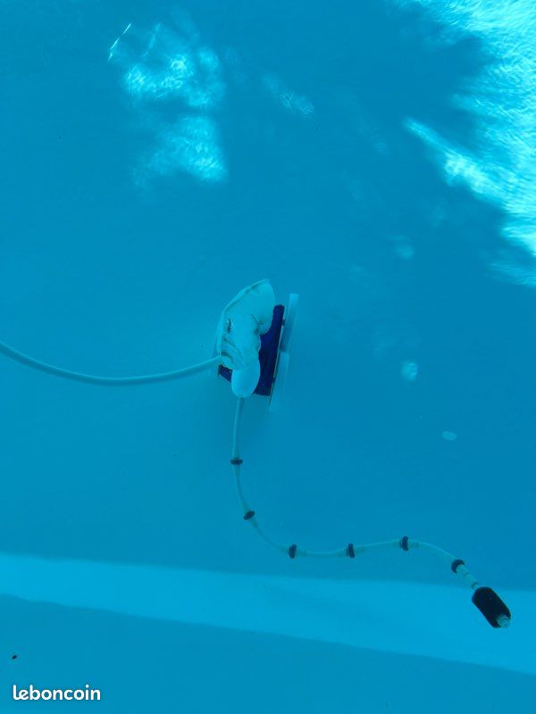 Robot nettoyant piscine Polaris 380 (image 2)
