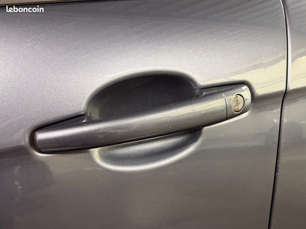 Citroën C3 1.6 HDi 92 Tendance confort (image 31)