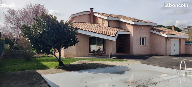 Maison d’architecte T6 143m² avec piscine
