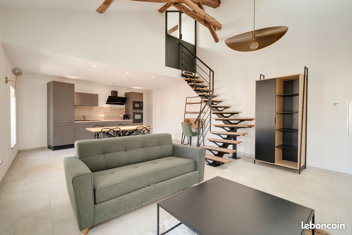 EXCLU – T2 duplex meublé de standing 65 m2 – Refait à NEUF (image 3)