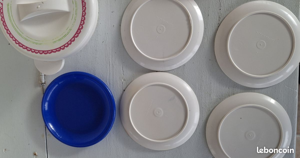 Dînette Ancienne La Dînette De Poulbot – Batterie De Cuisine Sur Carton Chromo, 14 Pièces