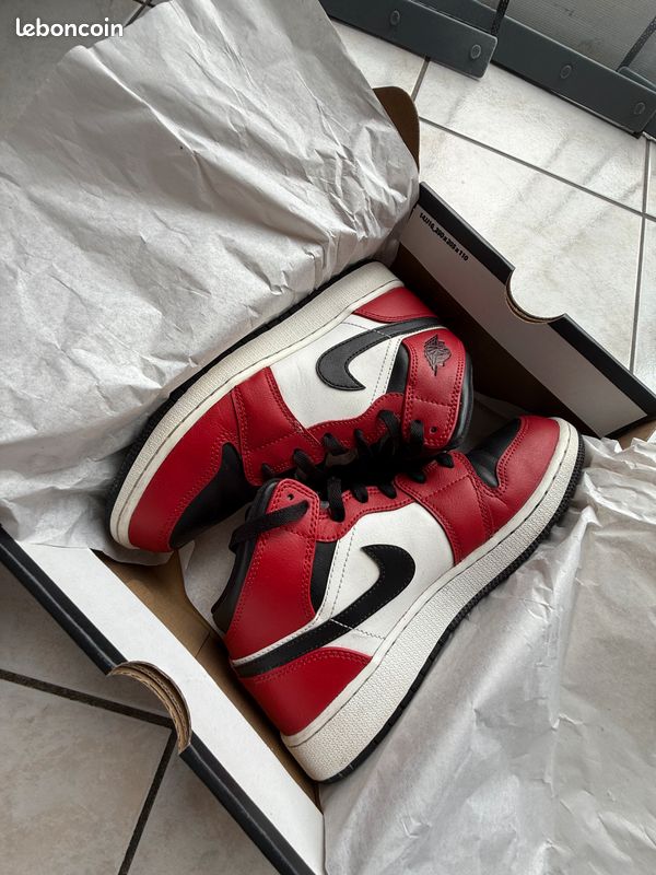 Mid Chicago Air Jordan Mid Femme Rouge Et Noir DS 2020 Nike Air - Main Image