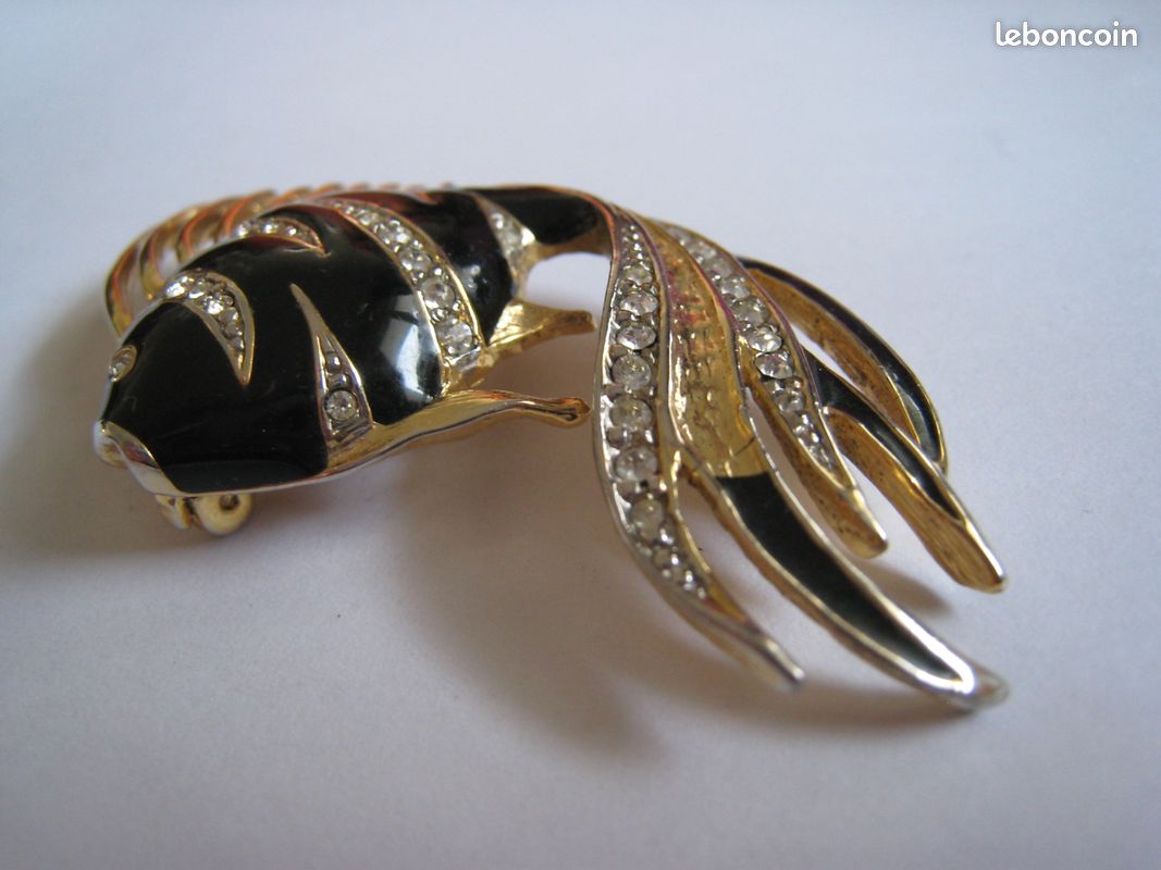 Broche martiniquaise des années 60 : femme caribéenne vintage argentée - France