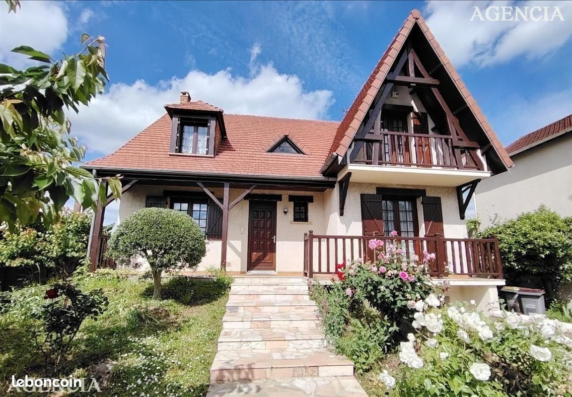 Maison 7 pièces 161 m² · à La Queue-en-Brie · 161 m² · 555 000 €