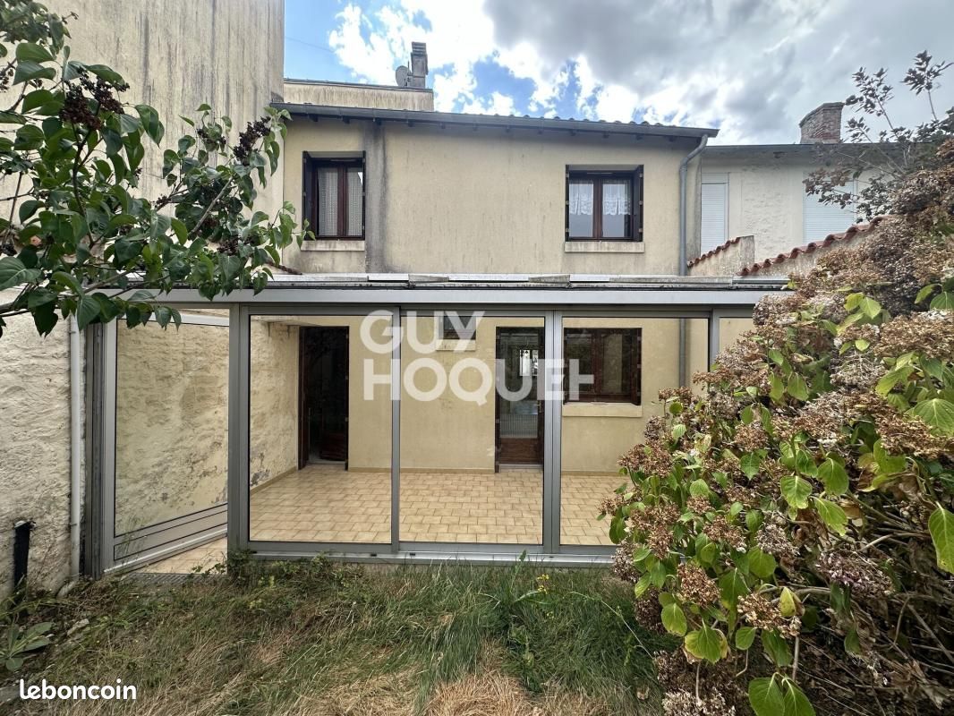 Maison 5 pièces 110 m² · à Fontenay-le-Comte · 110 m² · 127 000 €