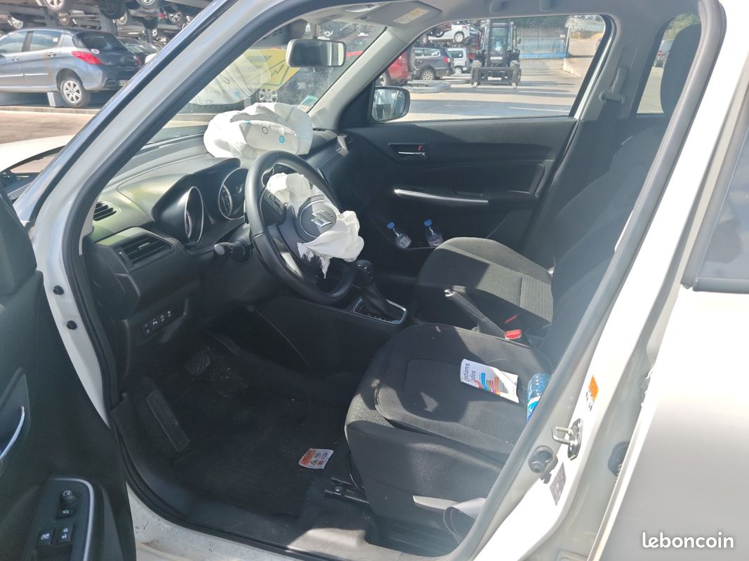 Suzuki swift 1.2i 16v hybrid (image 5)