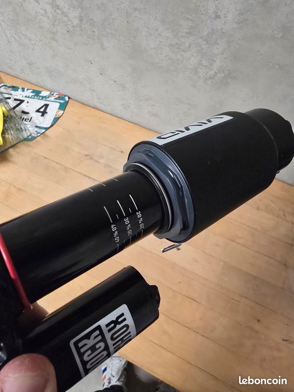 Amortisseur RockShox Vivid R2C – 216x63,5 Mm, Neuf Sous Blister