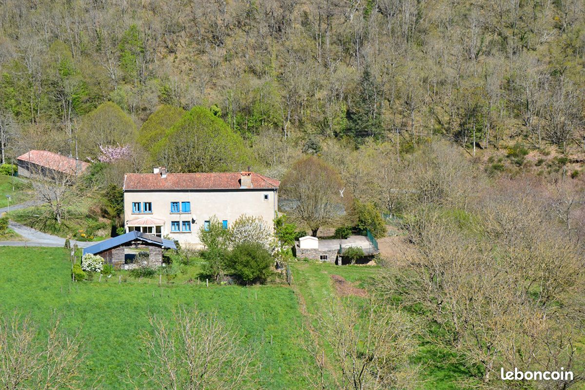 Maison 18 pièces 300 m² · à Courniou · 300 m² · 359 000 €