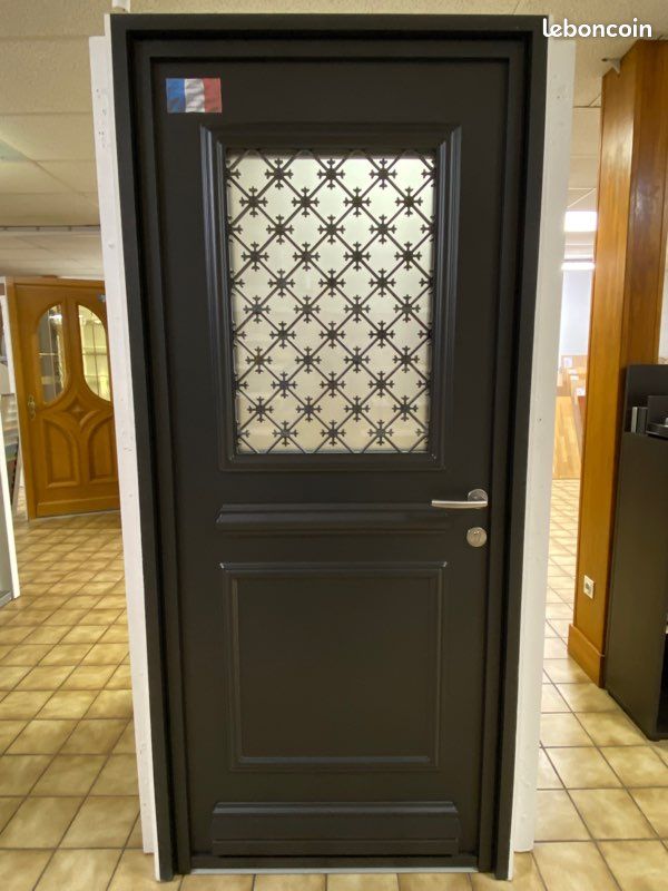 Porte d’entrée aluminium (image 1)